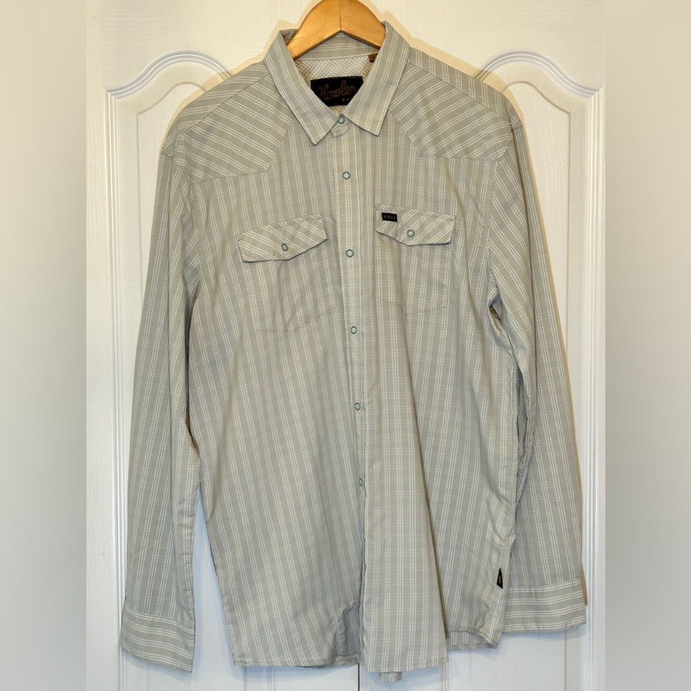 Howler Brothers men’s large vented, snap button up shirt.